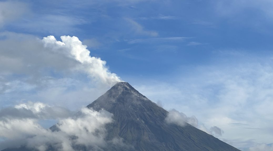 http://www.businesstripstotheedge.com/wp-content/uploads/2023/08/Mayon-Volcano-1038x576.jpg